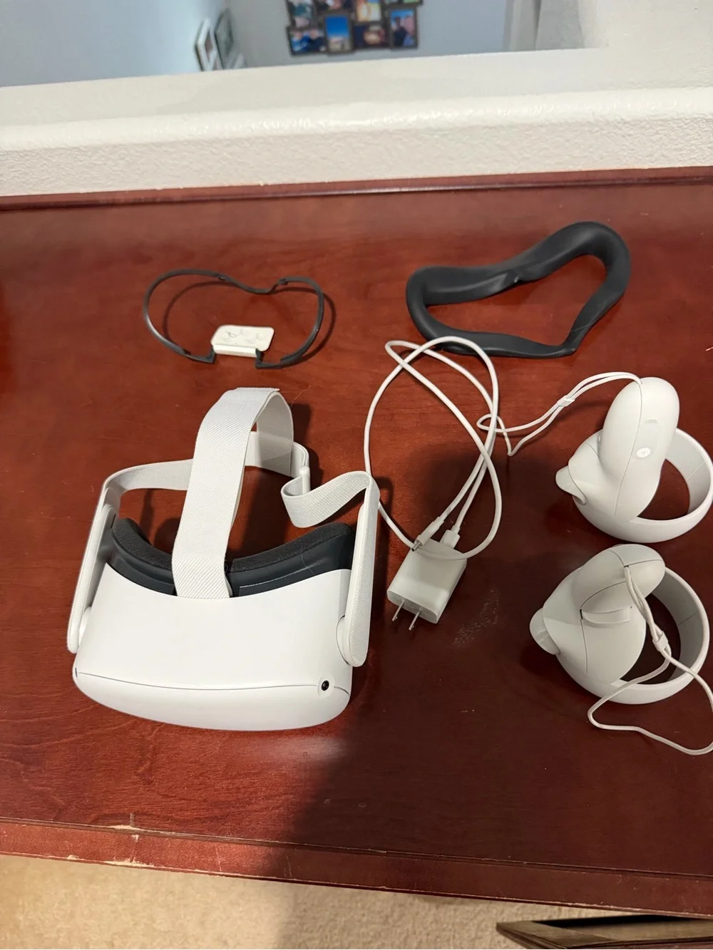 Oculus Quest 2 White VR Headset